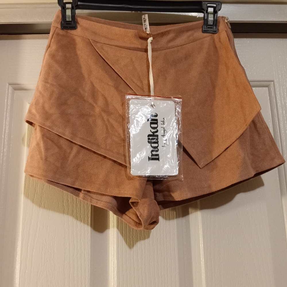 Shorts - Picture 3 of 3